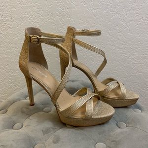 Gianni Bini Sand Gold Strippy Heels size 11